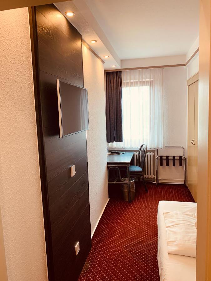 Hotel Kunibert Der Fiese Cologne Exterior photo